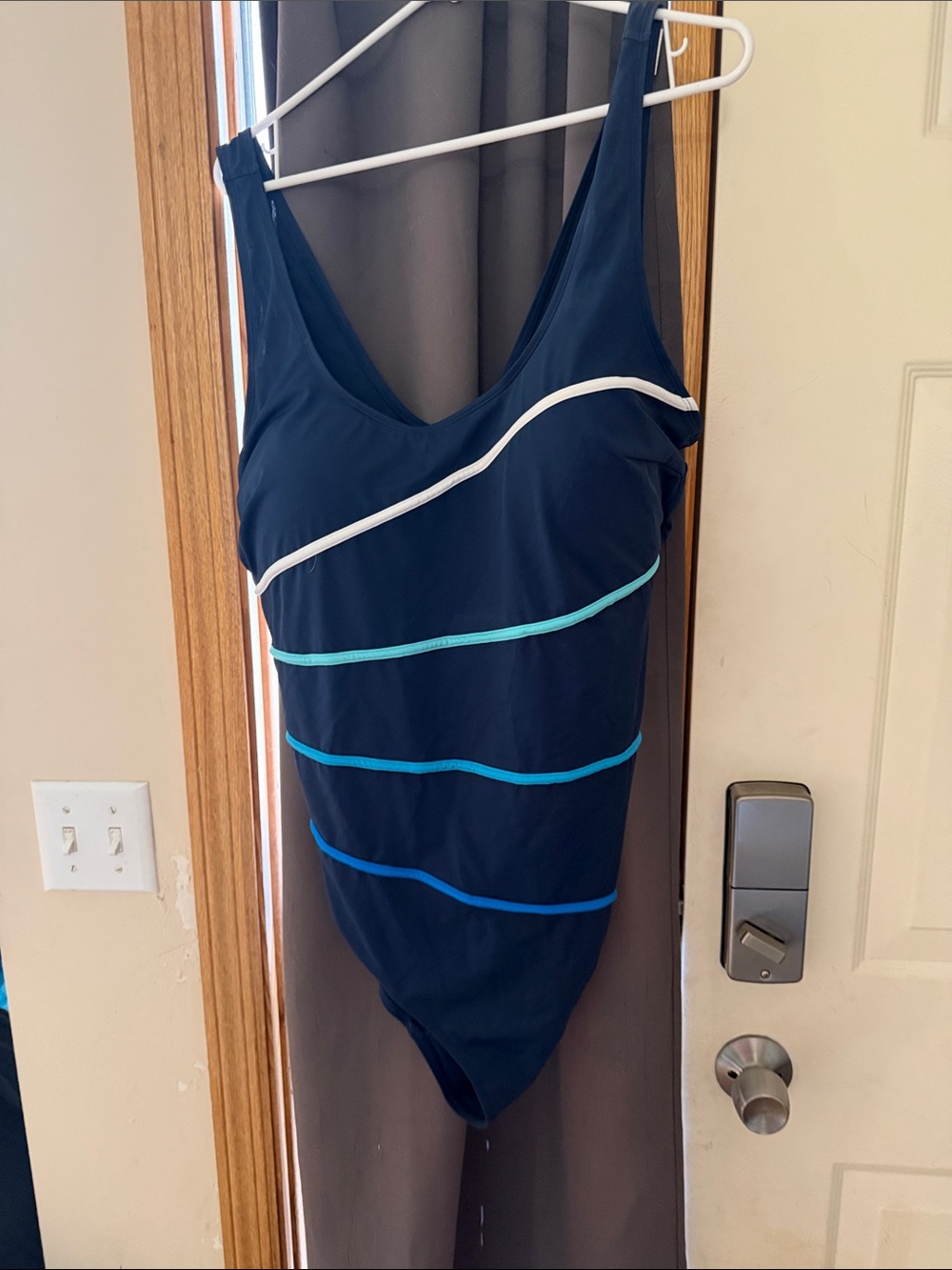 One piece flattering swimsuit 22w. Worn 1-2x